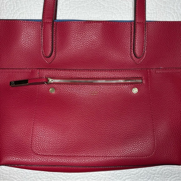 Chic Red Leather Tote Bag - Picture 2 of 10